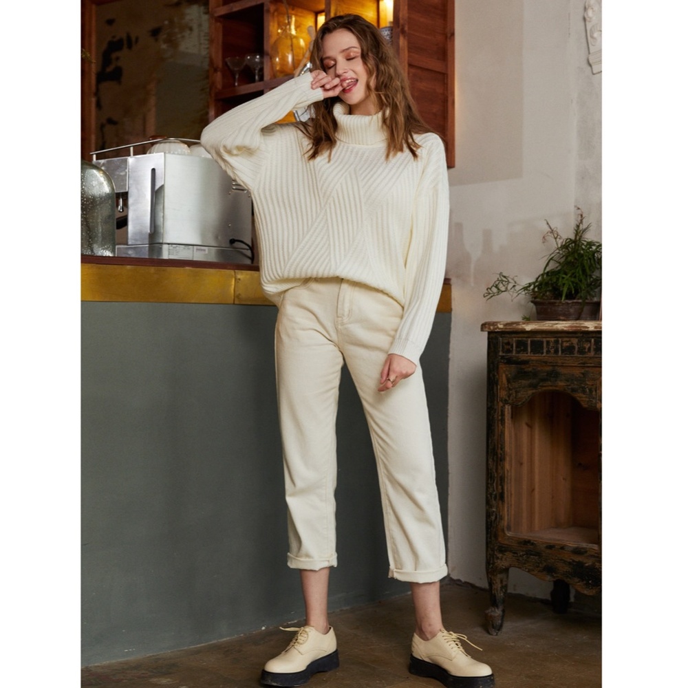 Off White Textured Turtleneck Pullover Sweater - Picture 13 of 14